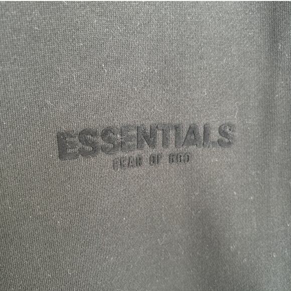 NWT Essentials Fear of God Hoodie Black on Black Logo Men’s Medium - Picture 4 of 9